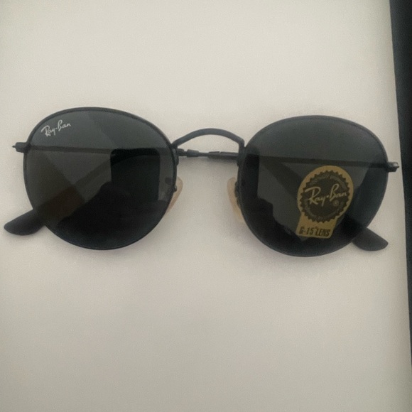 Ray-Ban Black Frame Sunglasses - Picture 5 of 7